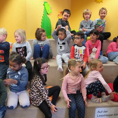 Kindergarten in der Bibliothek Rankweil